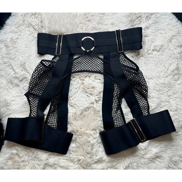 RARE🔥 Honey Birdette AXL🖤 Black Fishnet FULL 3 Piece Set 34DD, XS, XS Thong - Picture 8 of 13